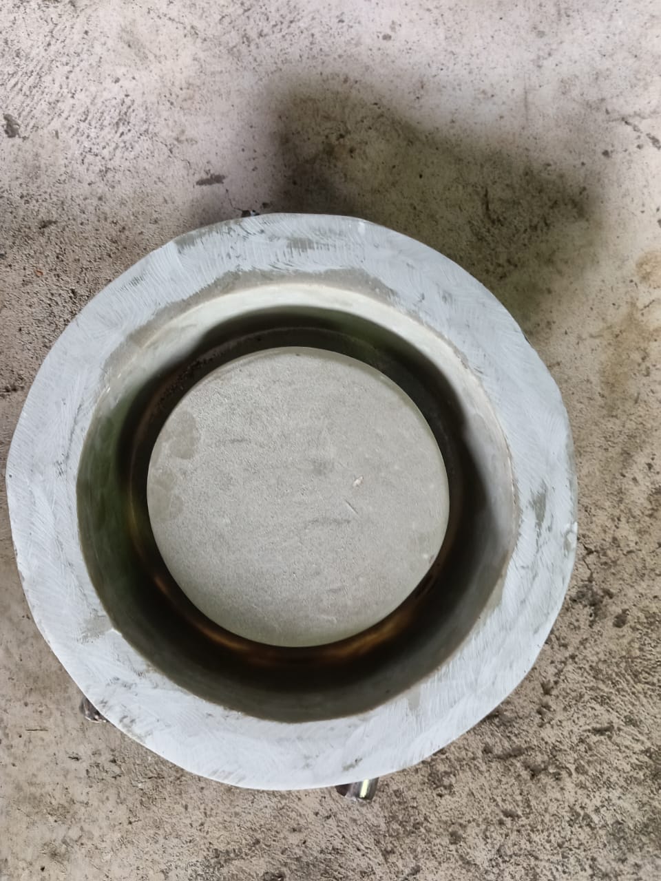 Double Bowl Concrete Feeder Mould